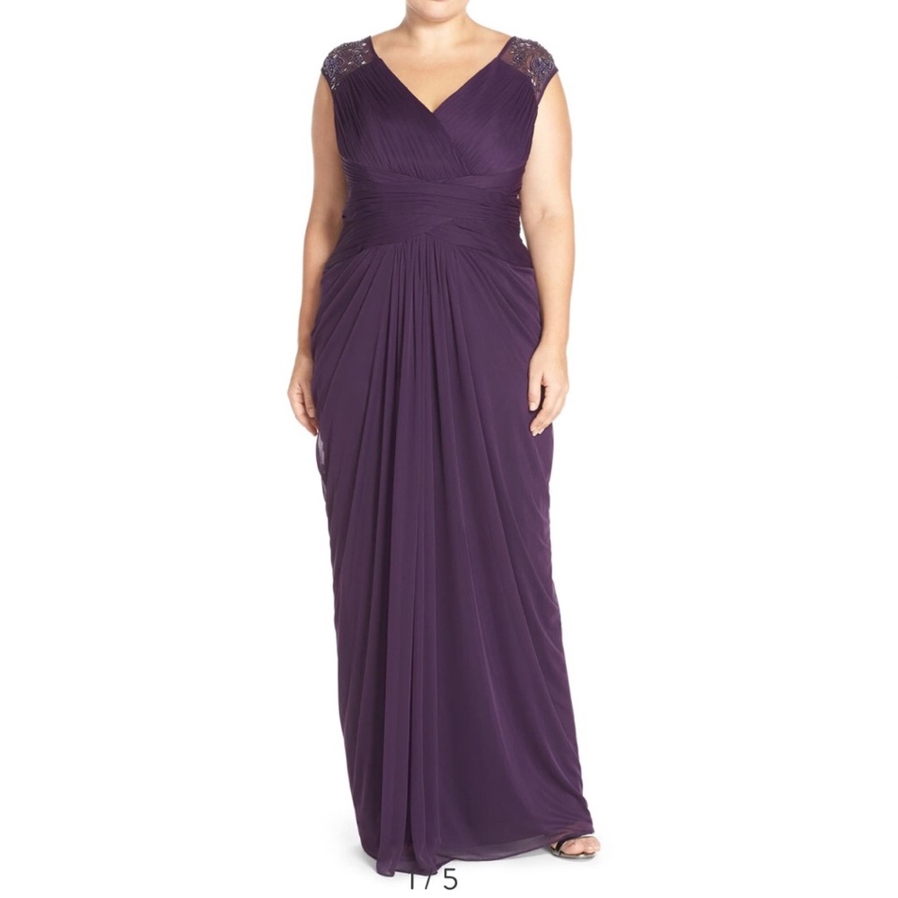 Adrianna Papell Beaded Pleat tulle Gown Size 8